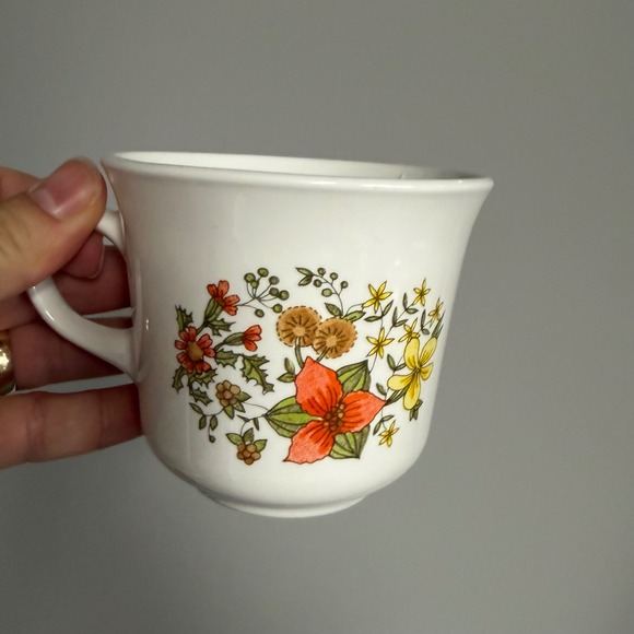 Corelle Other - Vintage Corelle Indian Summer Coffee Mug Corning Floral White Orange Yellow USA